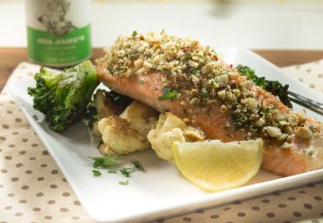 LEMON ALMOND SALMON FILETS