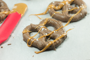 CHOCOLATE COVERED CARAMEL PRETZELS