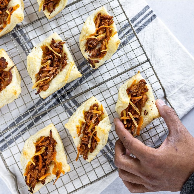 Barvecue Pastry Puffs