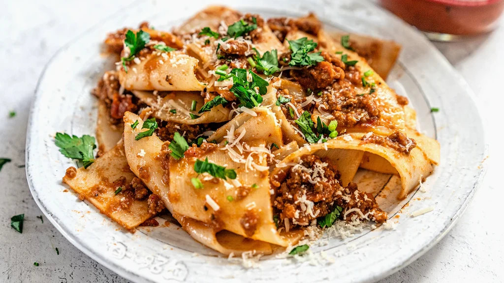 Image of 5-Ingredient Pappardelle with Spicy Arrabbiata Meat Sauce