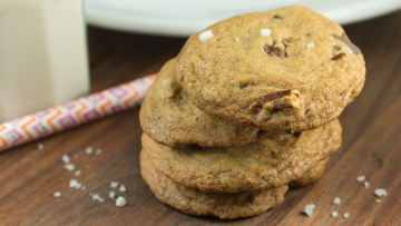 Image of SALTED BROWNED BUTTER CHOCOLATE CHIP COOKIES (GLUTEN FREE!)