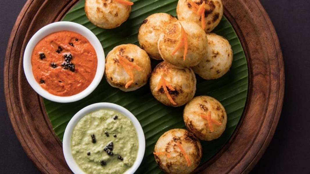 Image of Egg Appe: South Indian Delight in a Cast Iron Paniyaram Pan