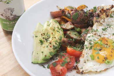 ULTIMATE STEAK AND EGGS BREAKFAST BOWL