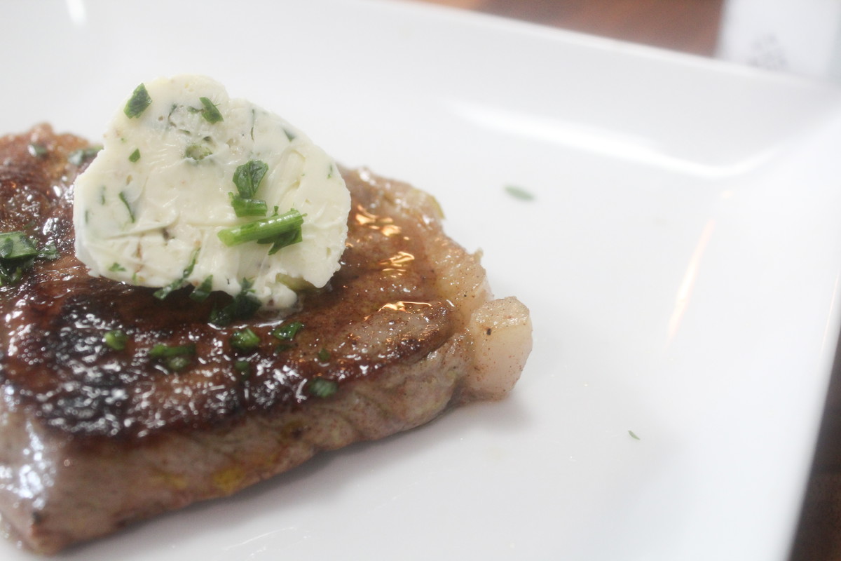 PUMPKIN SPICED STEAKS WITH PARMESAN PEPPERCORN BUTTER