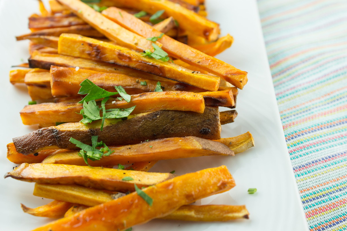 SIMPLE SWEET POTATO FRIES