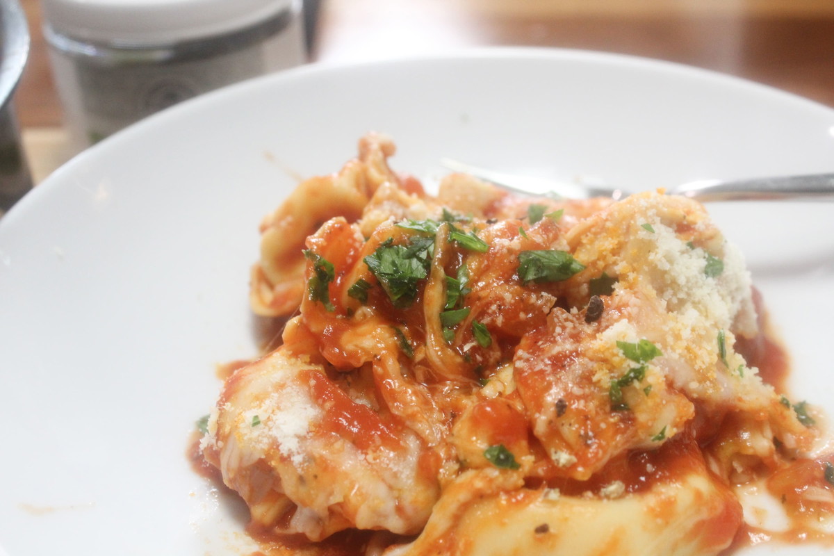 AVA’S FAVORITE CHEESE TORTELLINI SKILLET