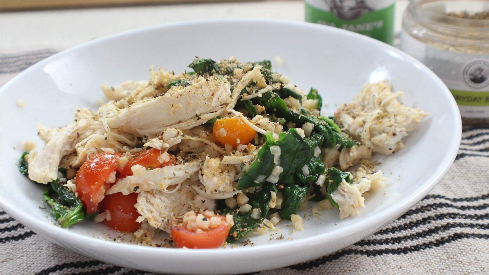Image of EVERYDAY CHICKEN AND VEGGIE BOWL