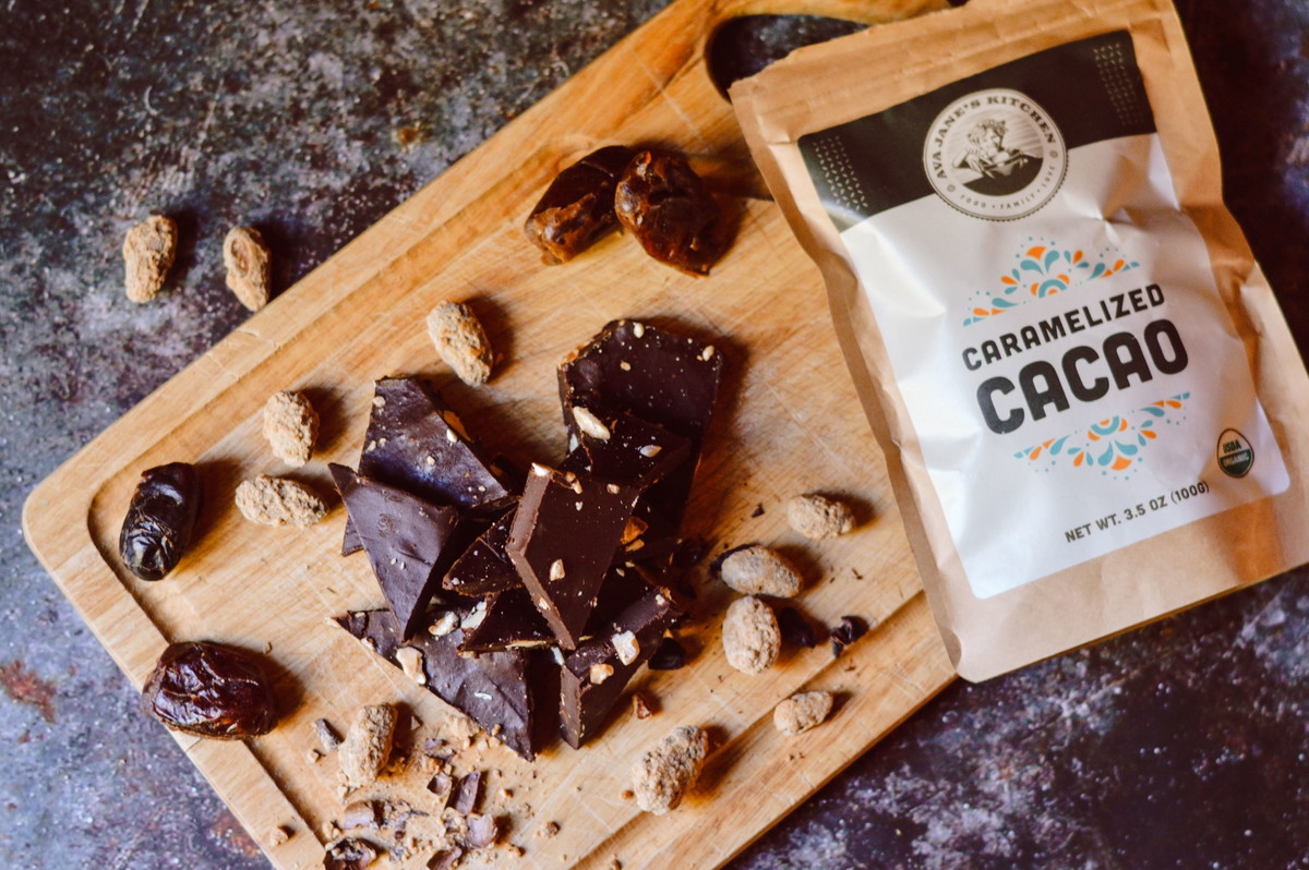 CARAMELIZED CACAO HOLIDAY CHOCOLATE BAR