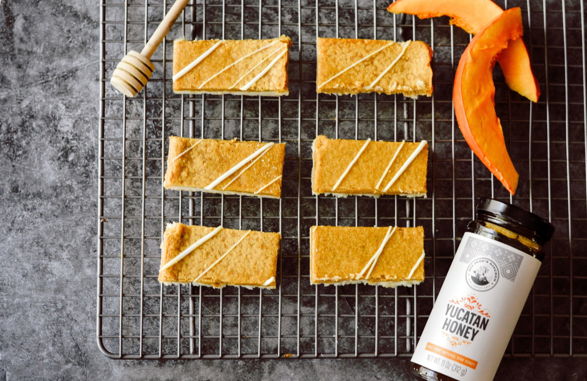 GLUTEN-FREE PUMPKIN BARS