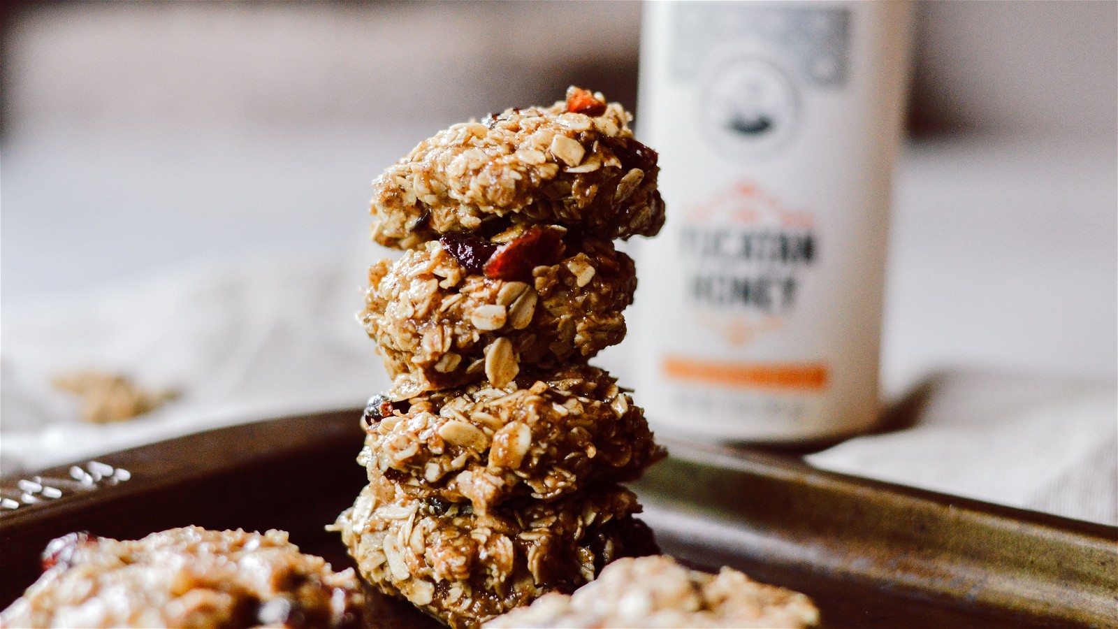 Image of NO-BAKE AUTUMN-SPICED OATMEAL COOKIES