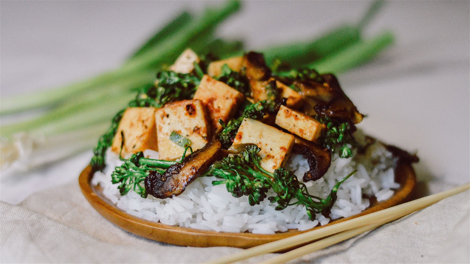 Image of HONEY-GINGER TOFU VEGAN STIR FRY