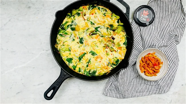 Image of Gemüse-Omelette mit Kimchi⁠