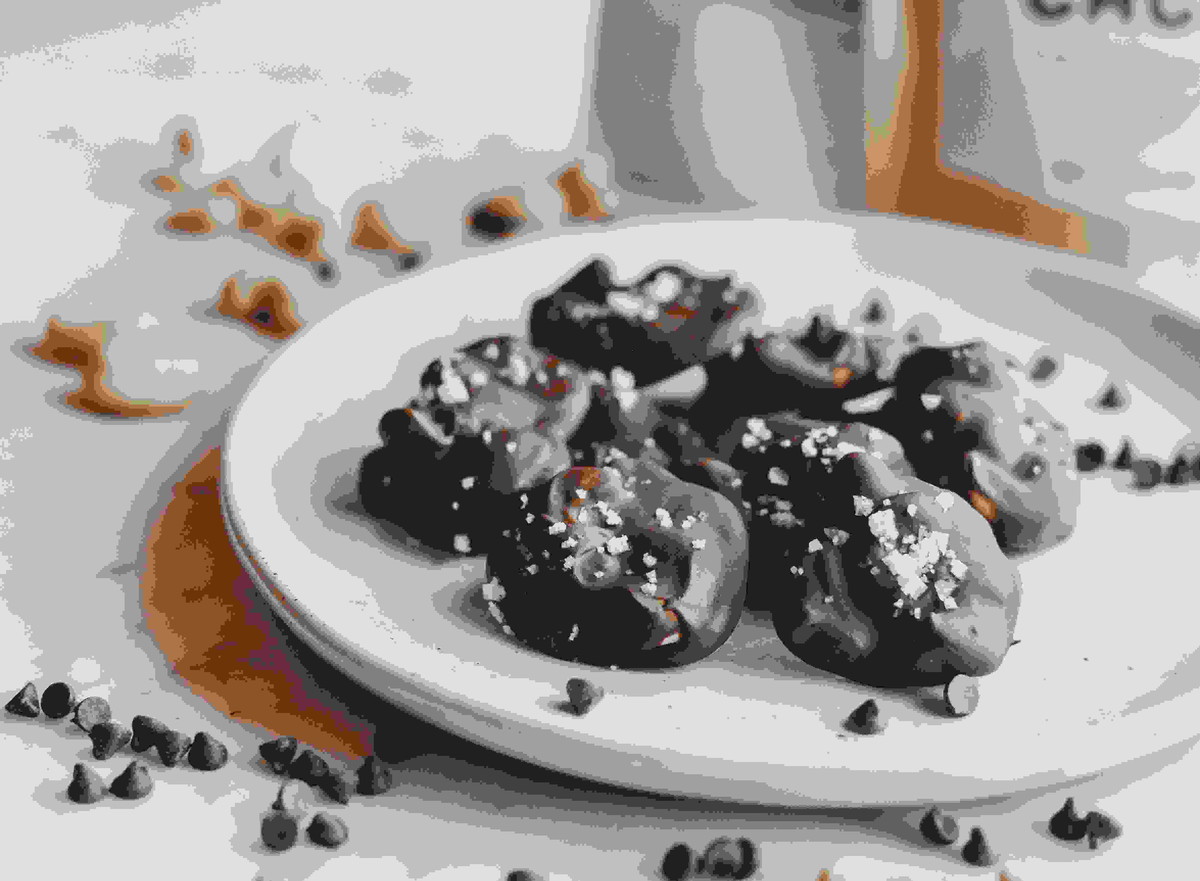 SALTED CACAO BEAN AND CASHEW CLUSTERS