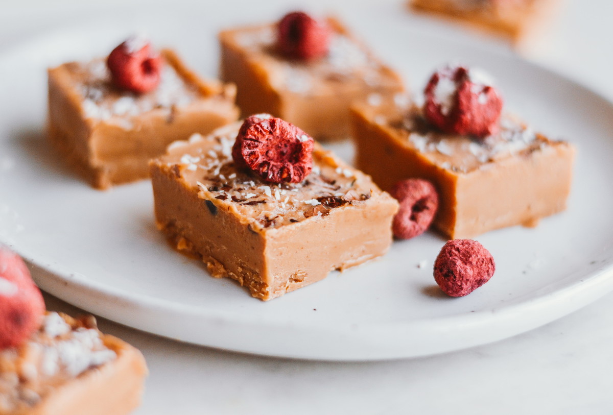 RASPBERRY ALMOND BUTTER FUDGE