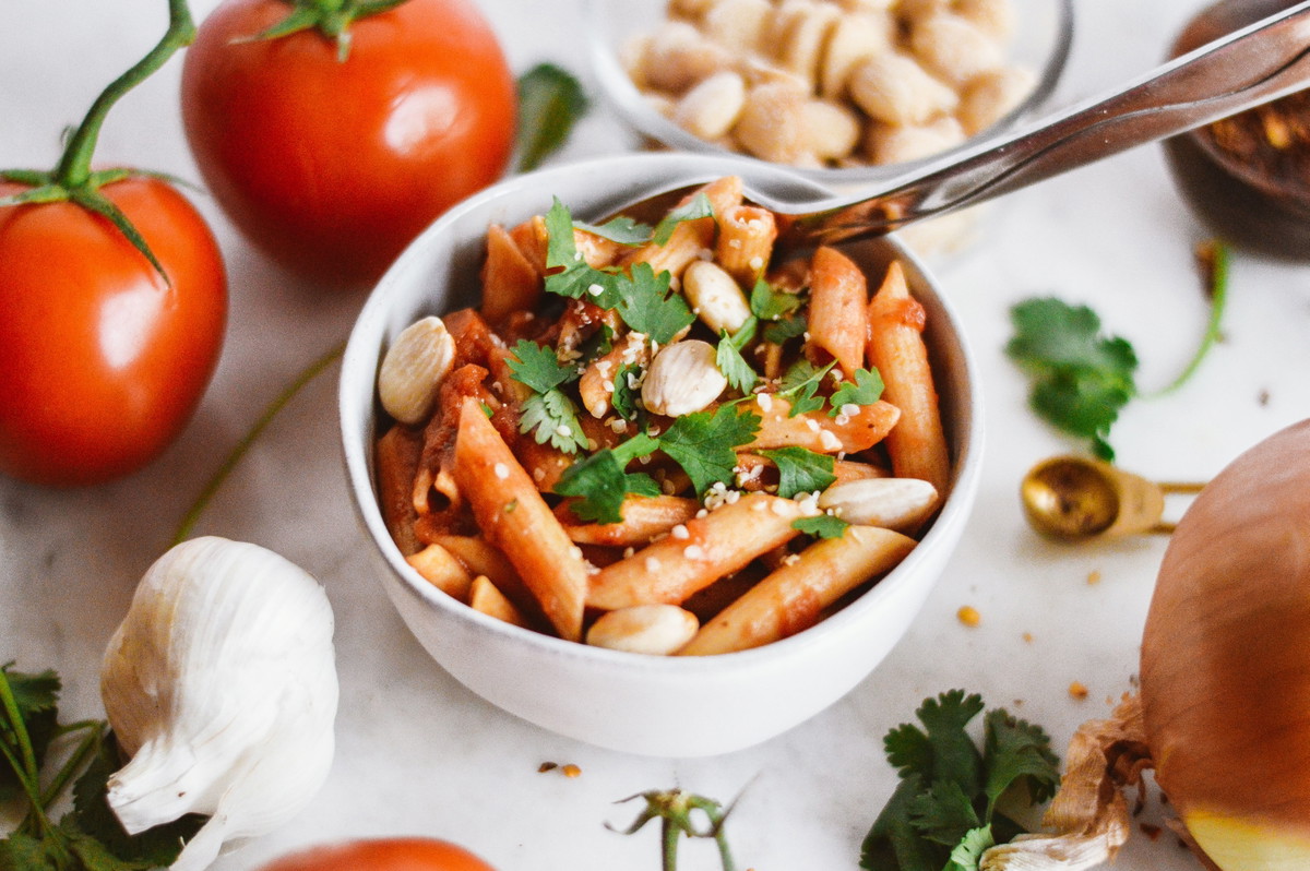 SPICY TOMATO CHICKPEA PASTA