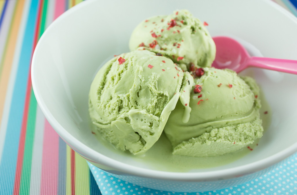 AVOCADO OIL GELATO WITH PINK PEPPERCORNS