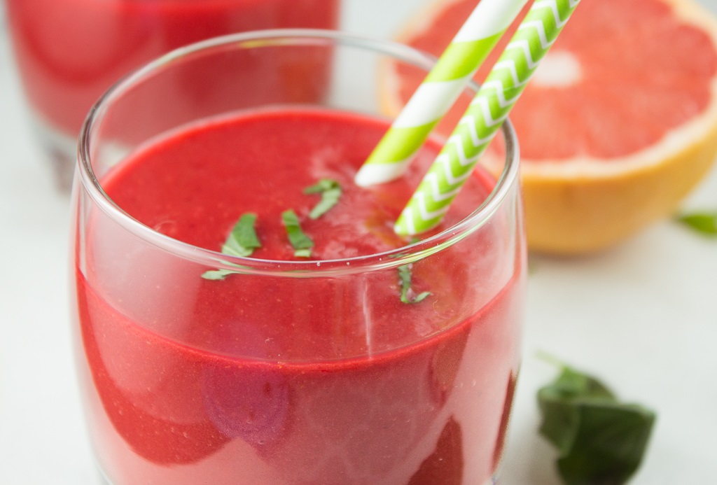 Image of GRAPEFRUIT AND BASIL SMOOTHIE