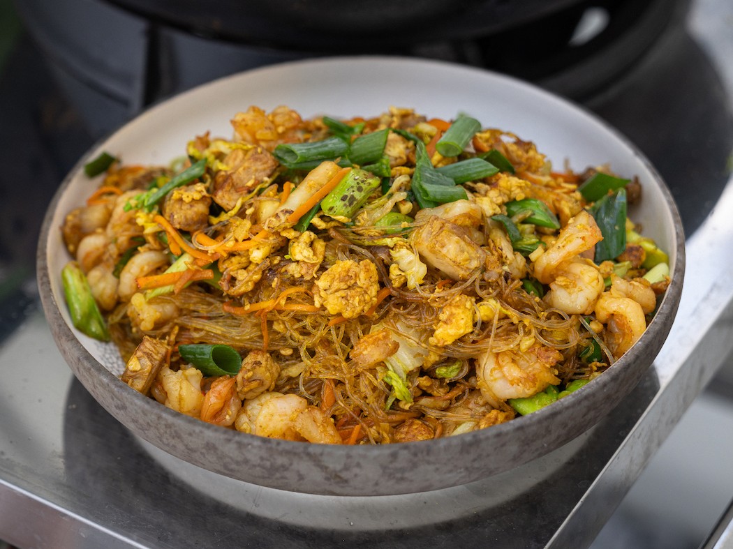 Andy Cooks - Singapore style noodles