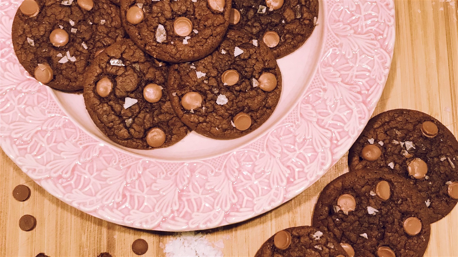 Image of Kladdiga chokladcookies med havssalt