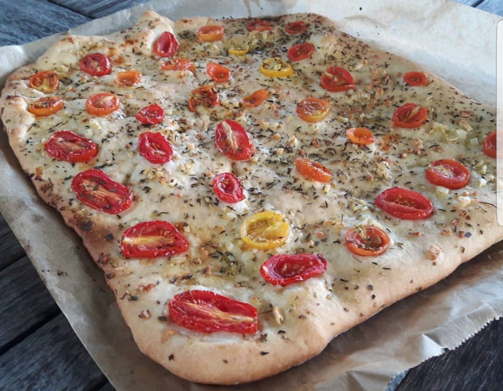 Ligurisches Focaccia mit Tomaten