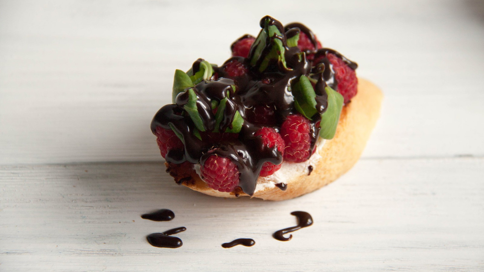 Image of RASBERRY BALSAMIC GELE'E BRUSCHETTA