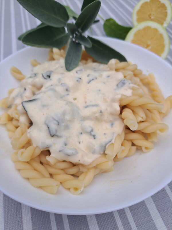 Sahnige Salbei-Zitronen-Pasta