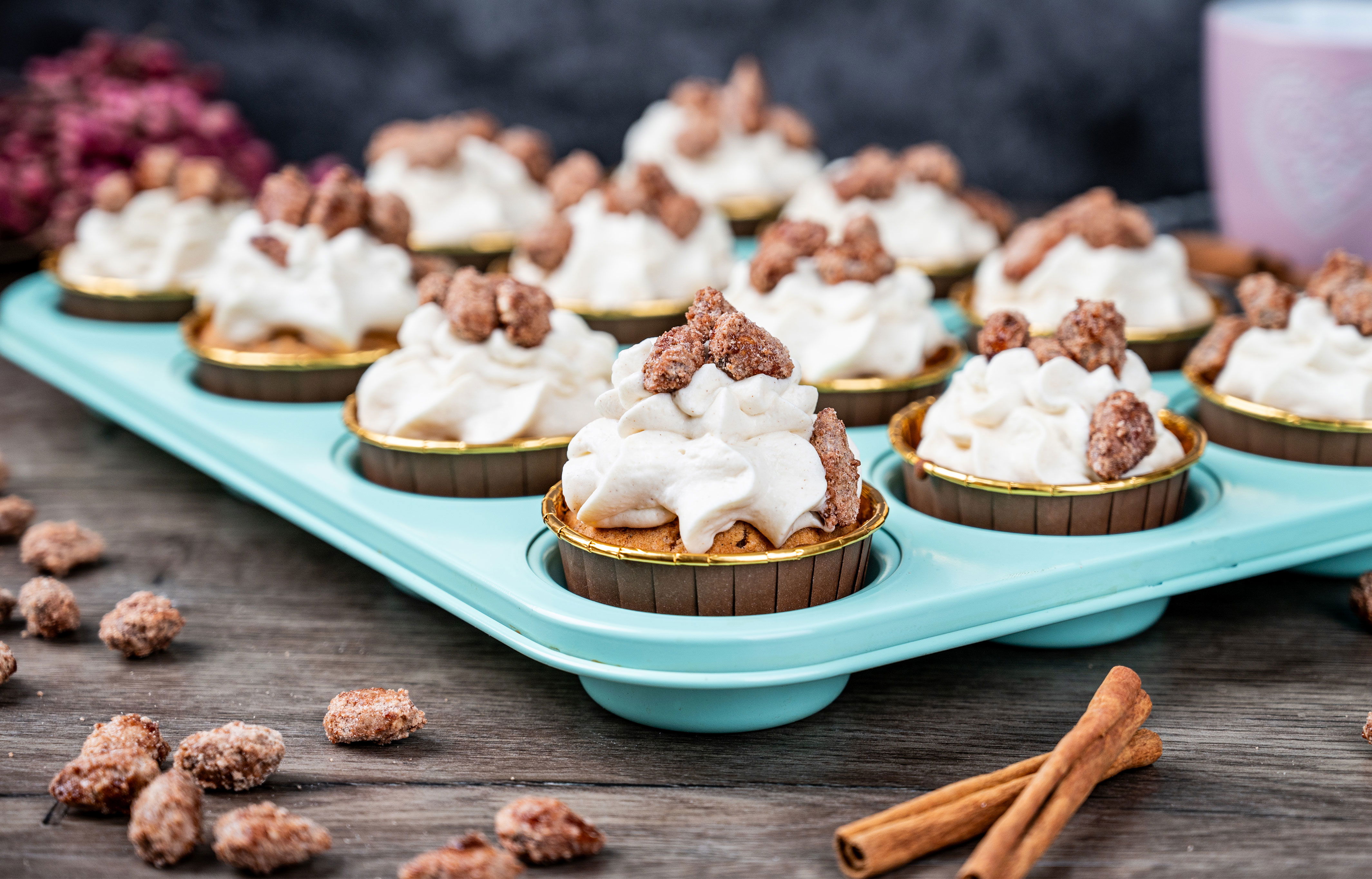 Gebrannte -Mandel-Cupcakes