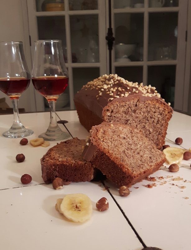 Image of beschwipster Nuss-Bananen-Kuchen mit Amaretto