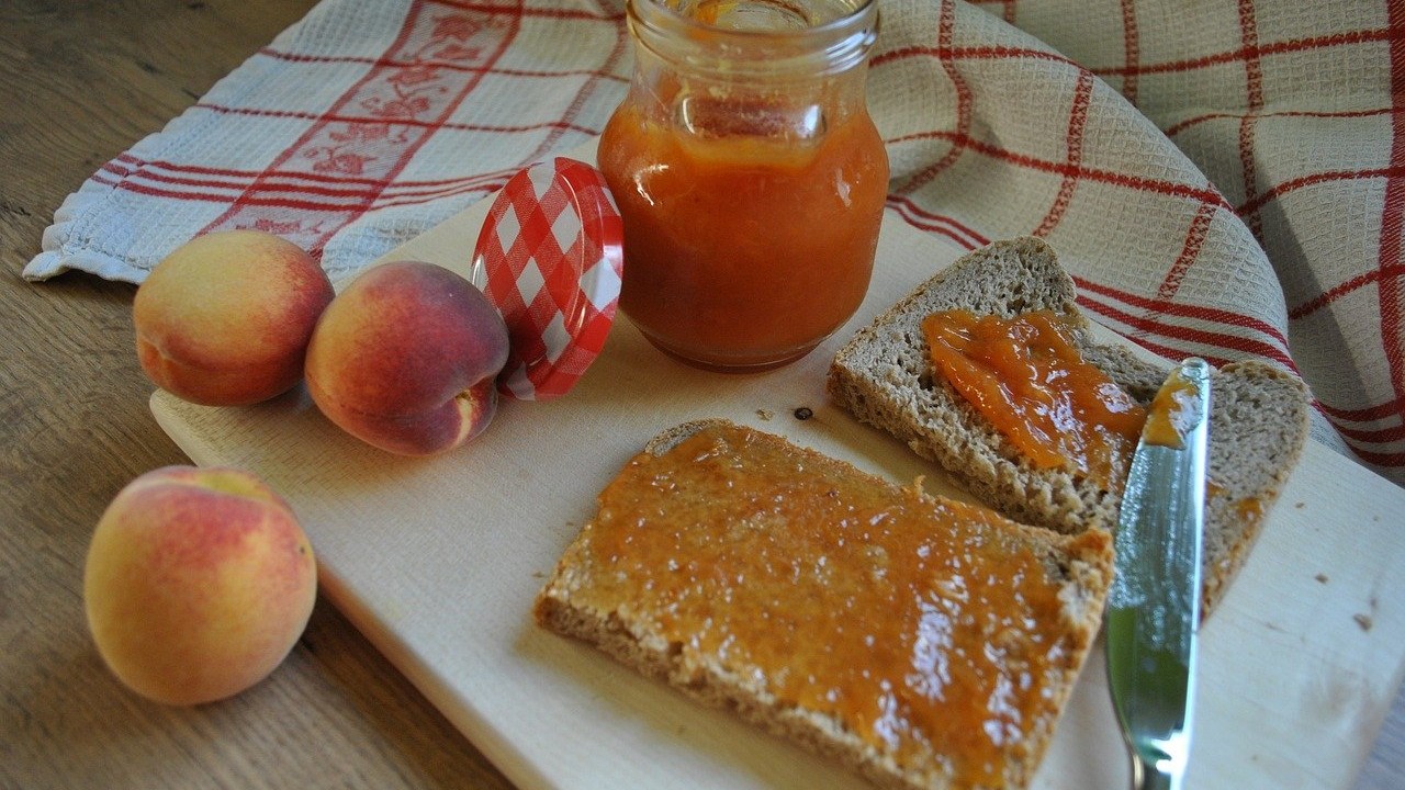 Image of OLD-FASHIONED  PEACH JAM