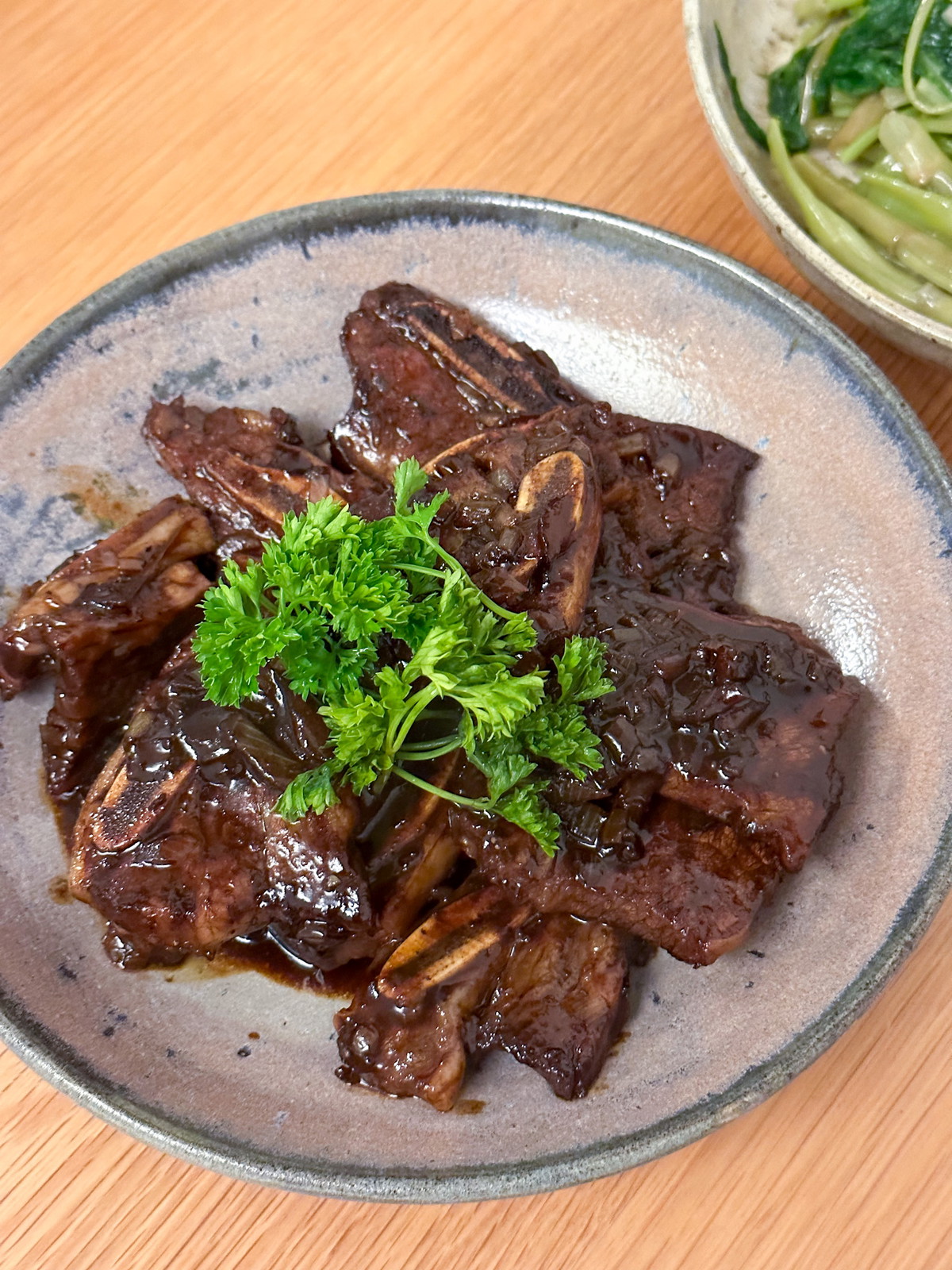 Beef Short Ribs with black pepper sauce (黑椒牛仔骨)