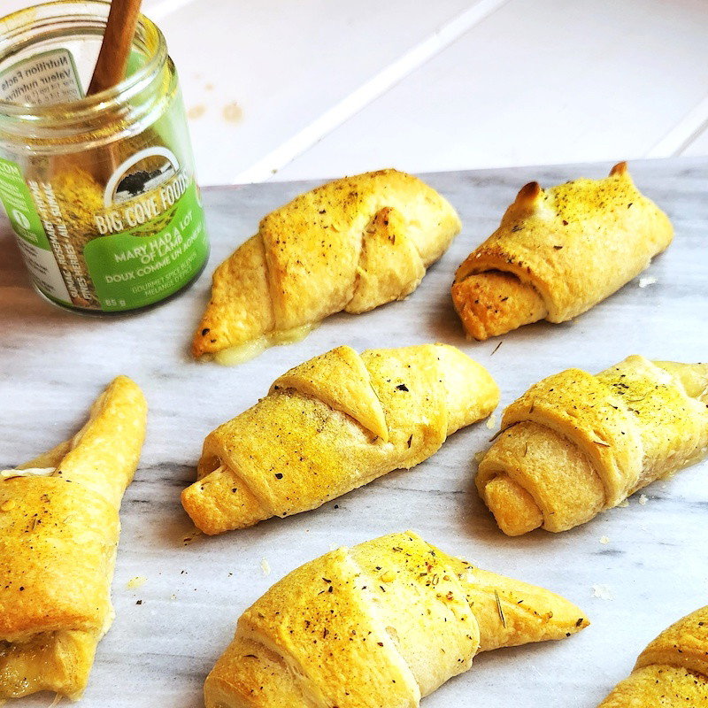 Pillsbury Croissant with Mary and Brie