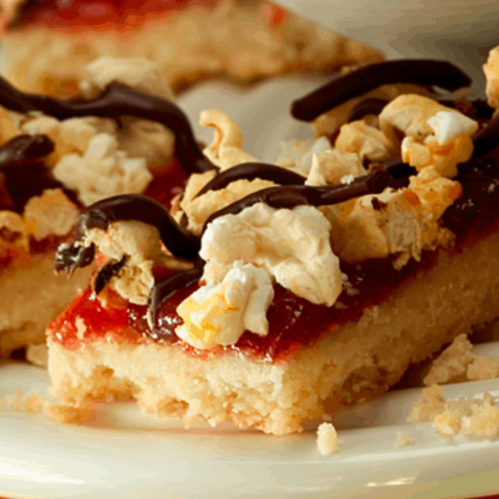 Strawberry Popcorn Bars