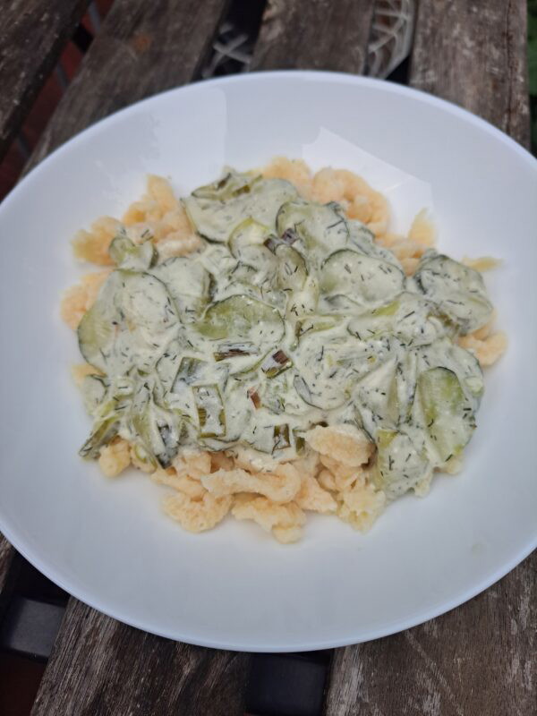 Leichte Gurkenspätzle