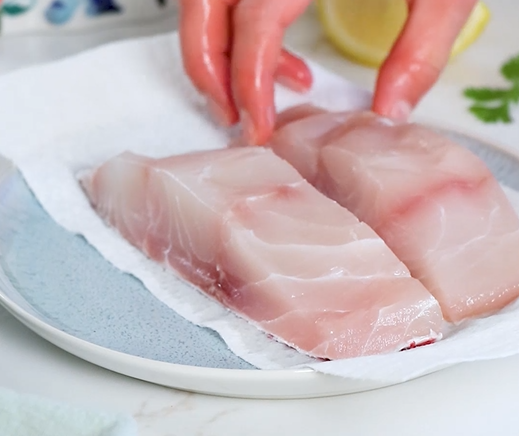 Image of Thaw 1-2 Sizzlefish’s Wild Caught Red Snapper fillets in the...