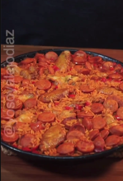 Image of Paella de chorizo y pollo 