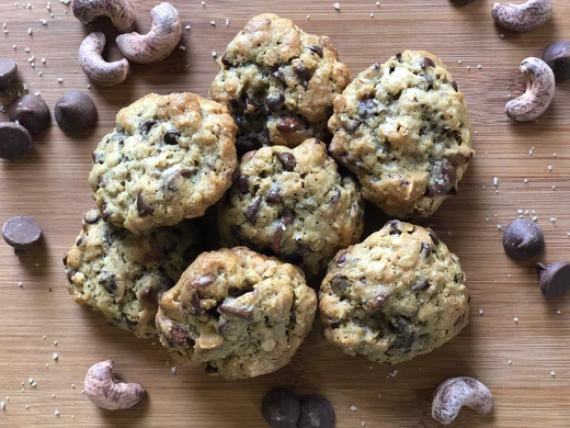 Image of Chewy Cashew Oatmeal Chocolate Chip Cookies