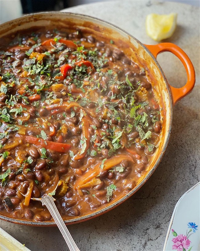 Image of Braised Smoky Black Beans + Peppers with Corn on the Cob