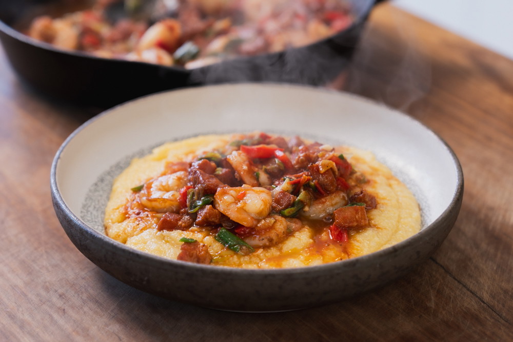 Shrimp and grits (prawns and polenta)