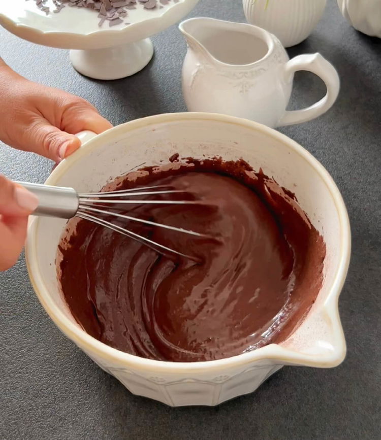 Image of Aggiungi gli ingredienti secchi (farina, cacao in polvere e un...