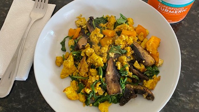 Image of Tofu with Mushrooms, Arugula and Superfood Turmeric (vegan)