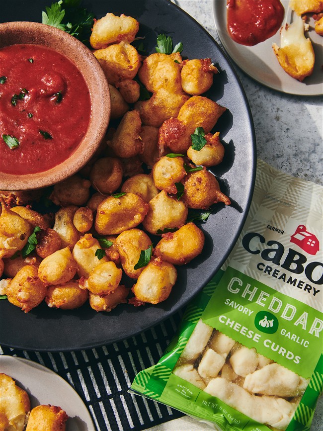 Image of Fried Garlic Cheese Curds with Spicy Marinara