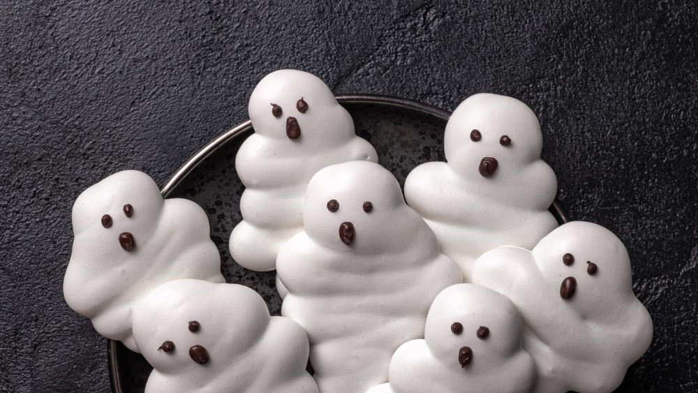 Image of Aquafaba meringue ghosts