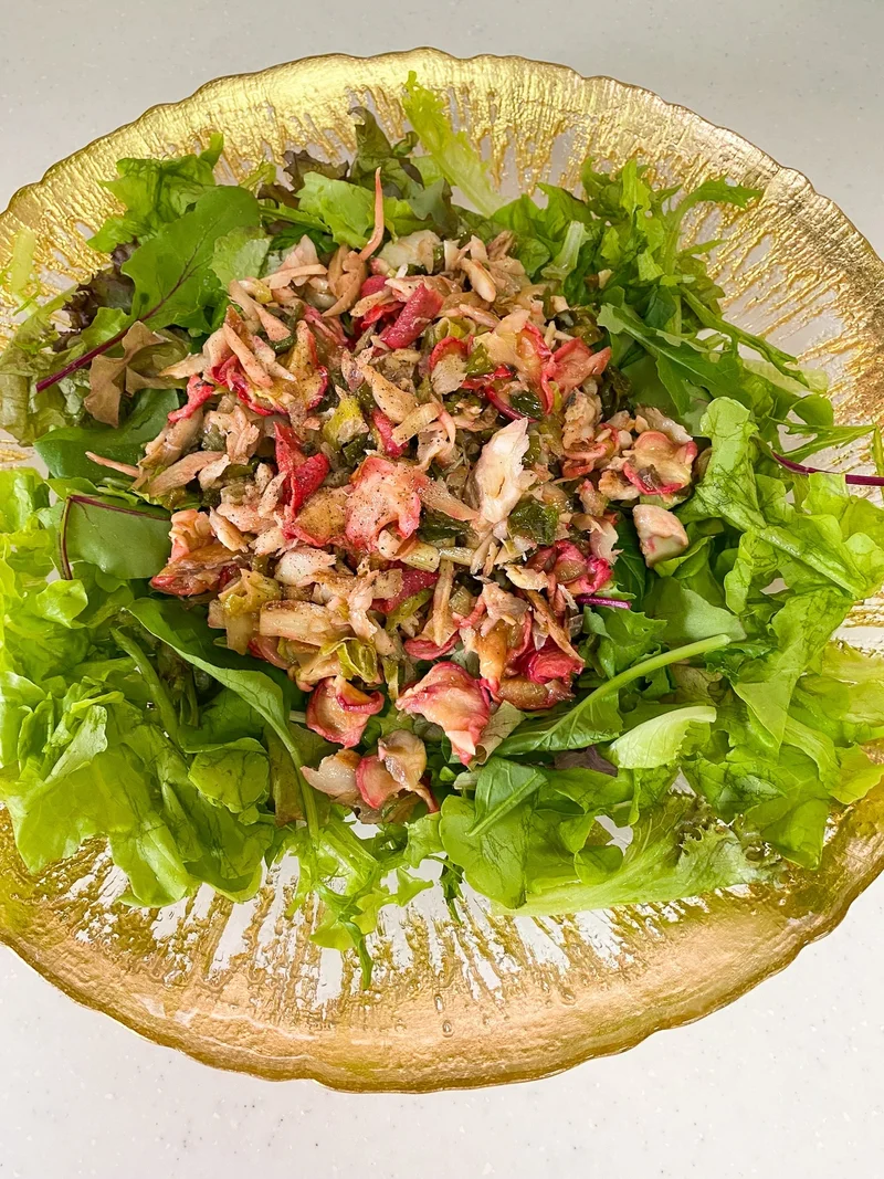 乾燥野菜と干物のラグーソースサラダ