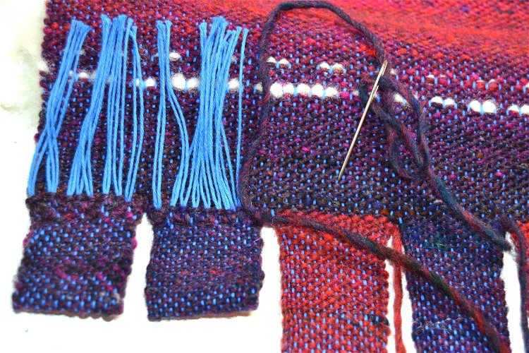 Image of Finger tabs can be used for securing a smaller weaving...