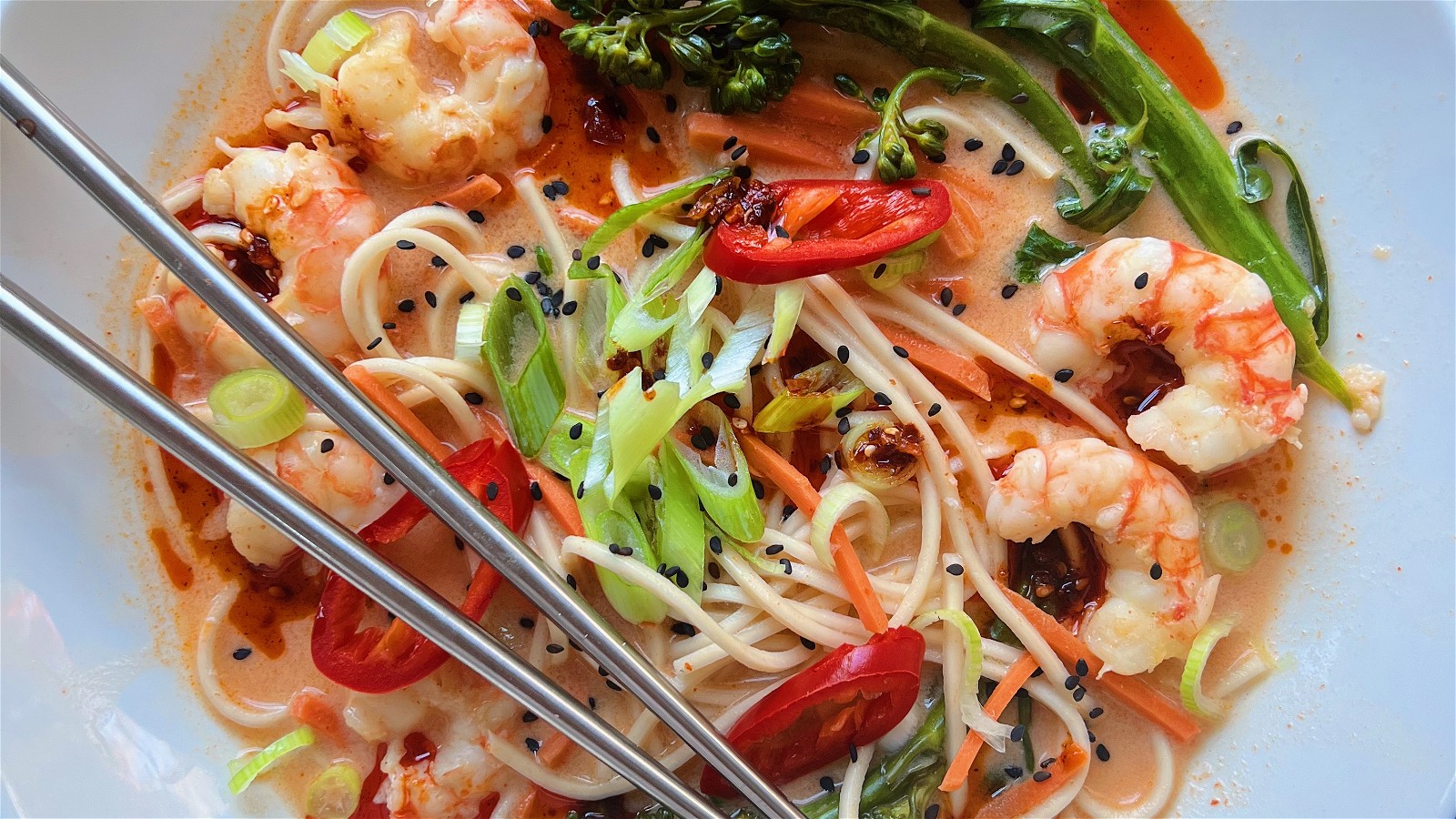 Image of Spicy Thai Prawn Curry with Noodles
