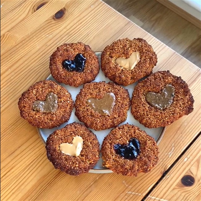 Image of Vegan Spiced Heart Cookies