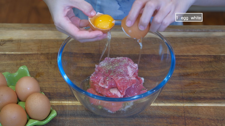 Image of Marinade the beef with salt, some ground white pepper powder to taste, and one egg white and mix for a few minutes or until the egg white is absorbed. Why use egg white instead of yolk? Egg white is one...