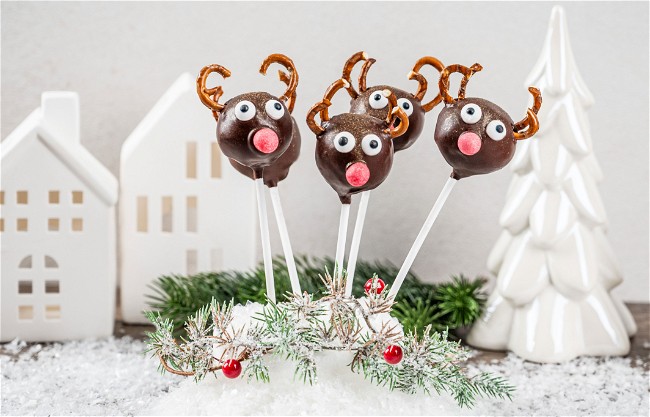 Image of Rudolph Cakepops