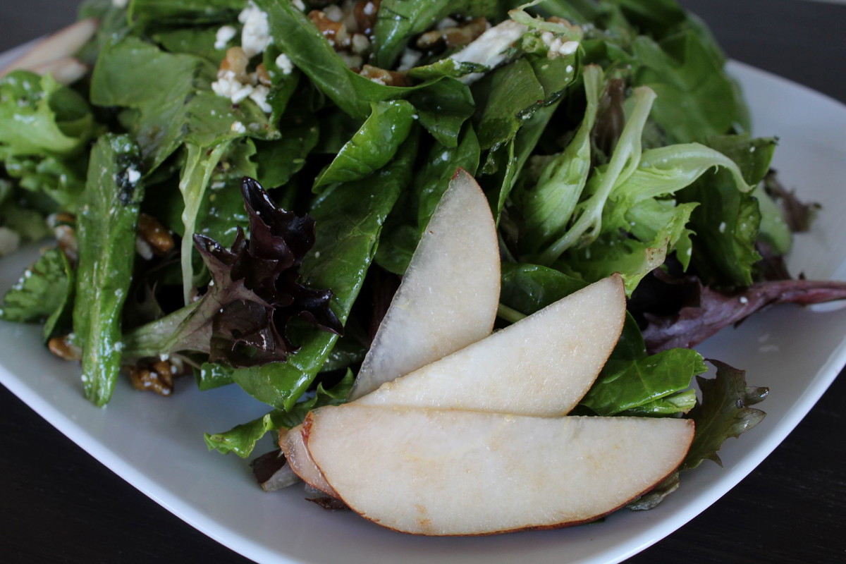 Pear & Walnut Salad