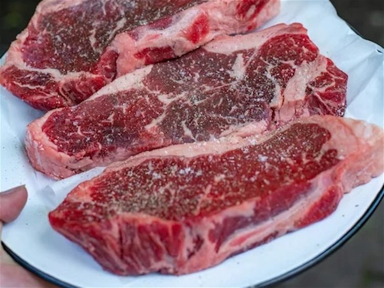Image of Season the steaks on both sides with salt and pepper.